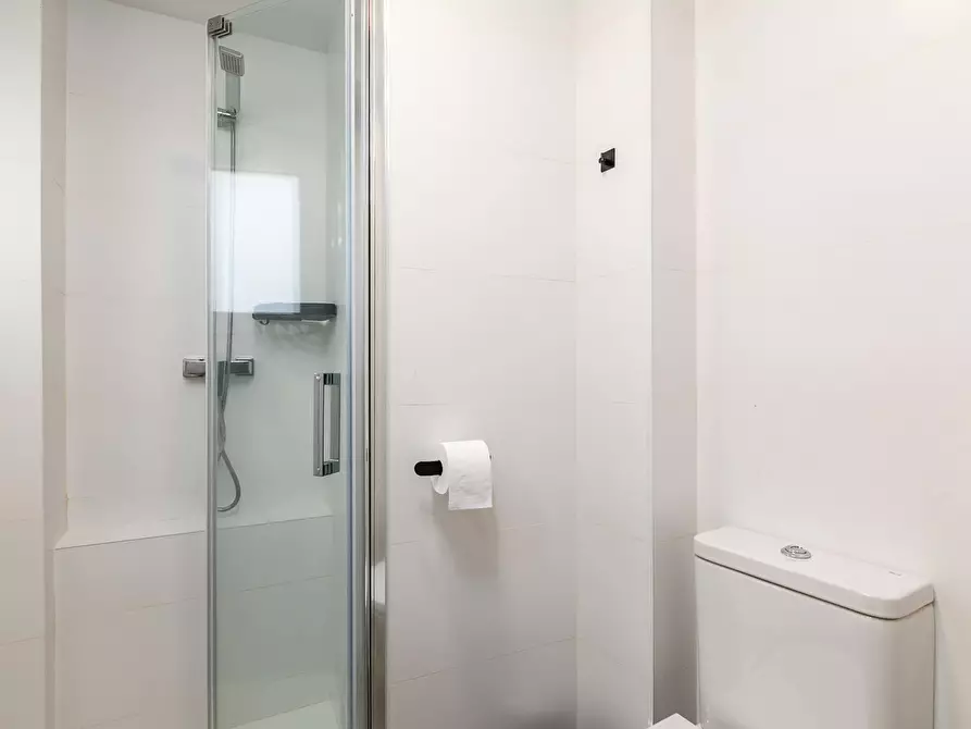 Immagine 6 di Camera in affitto  in Carrer de Sant Donís a Valencia