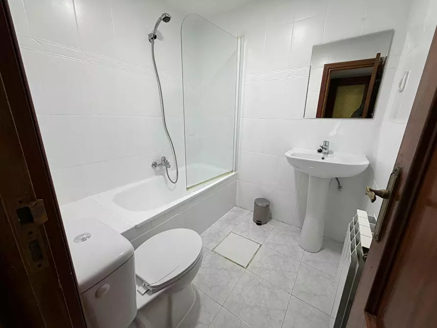 Immagine 7 di Camera in affitto  in Calle Monte de Montjuich a Madrid