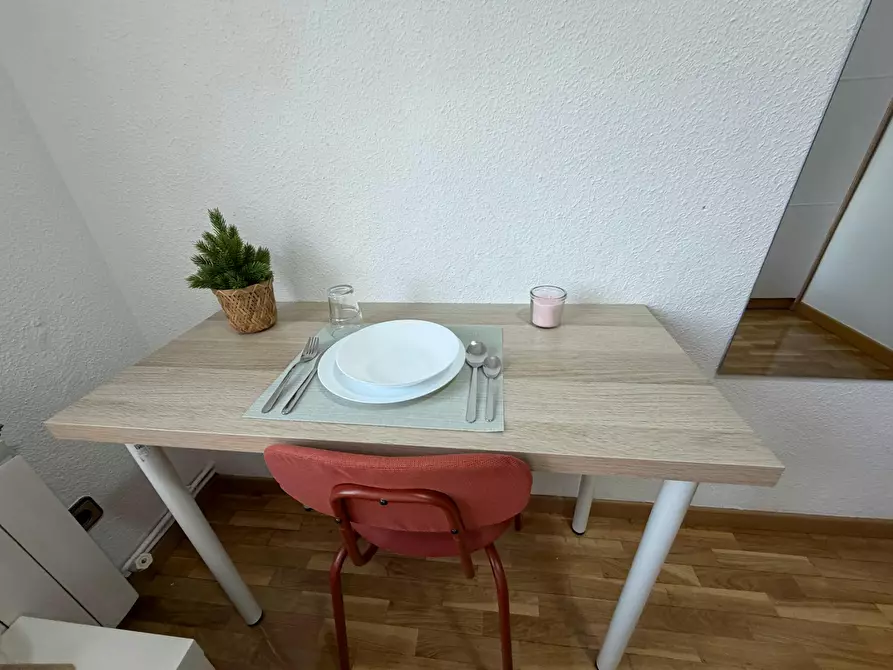 Immagine 4 di Camera in affitto  in Calle Monte de Montjuich a Madrid