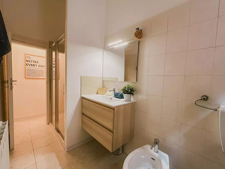 Immagine 5 di Camera in affitto  in Mura di Porta Galliera a Bologna