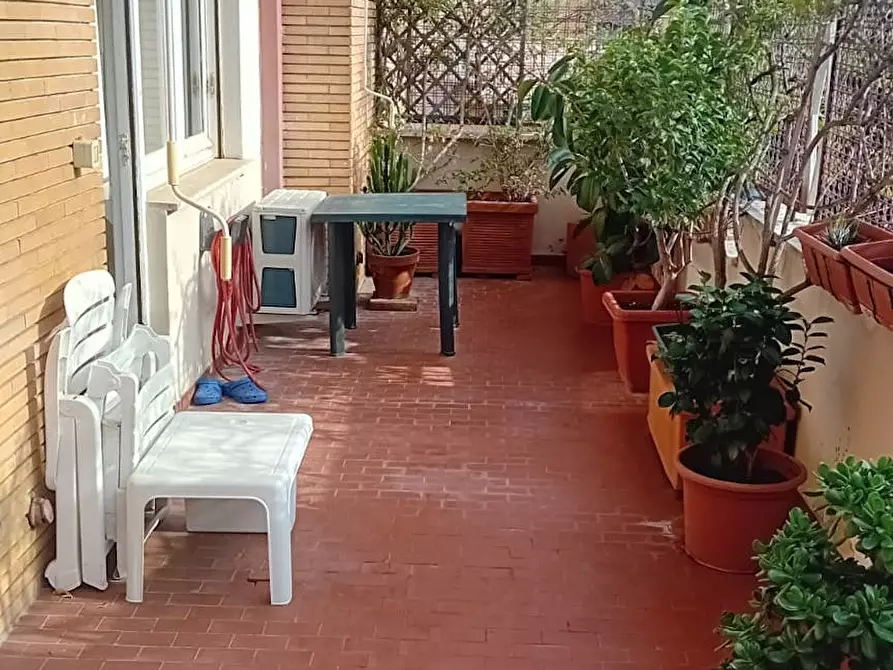 Immagine 5 di Camera in affitto  in Via Alfredo Serranti a Roma