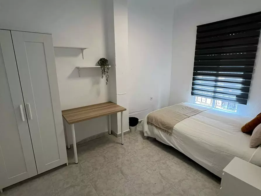 Immagine 3 di Camera in affitto  in Carrer Doctor Just a Alicante/Alacant