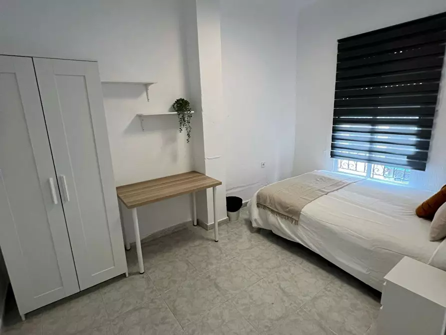 Immagine 1 di Camera in affitto  in Carrer Doctor Just a Alicante/Alacant