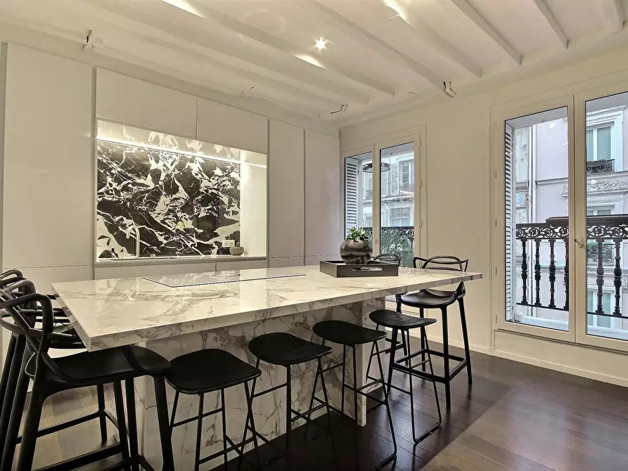 Immagine 10 di Appartamento in affitto  in Rue de Parme a Paris