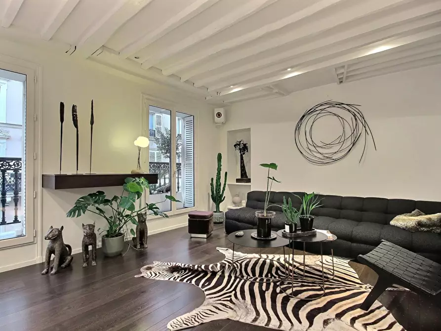 Immagine 1 di Appartamento in affitto  in Rue de Parme a Paris