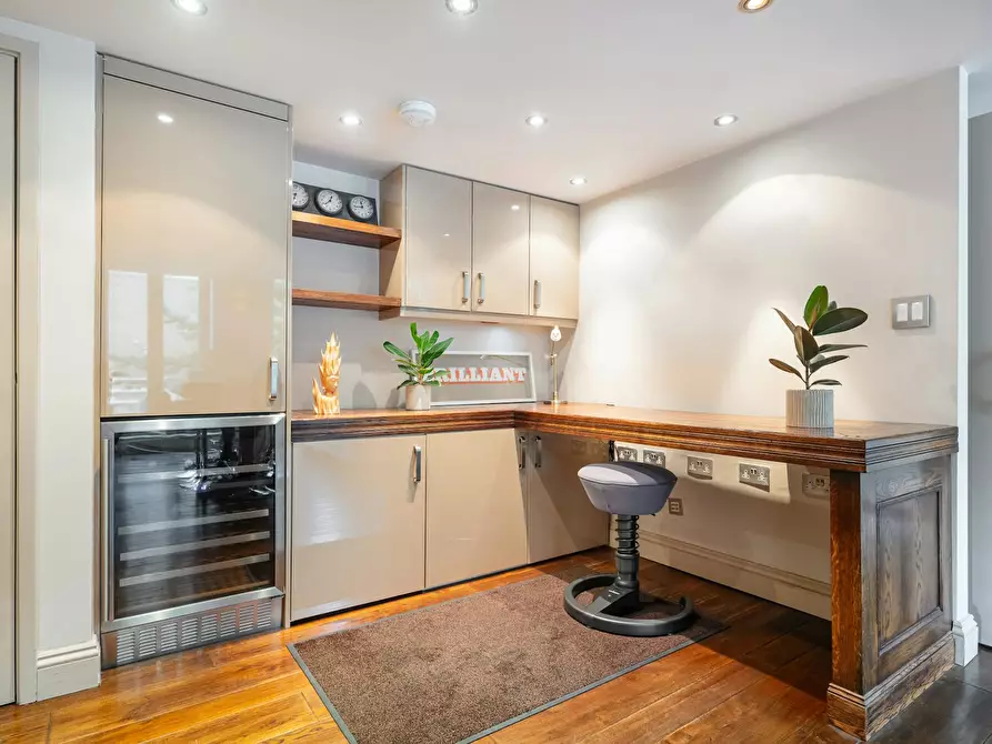 Immagine 10 di Appartamento in affitto  in Earls Court Square a Kensington
