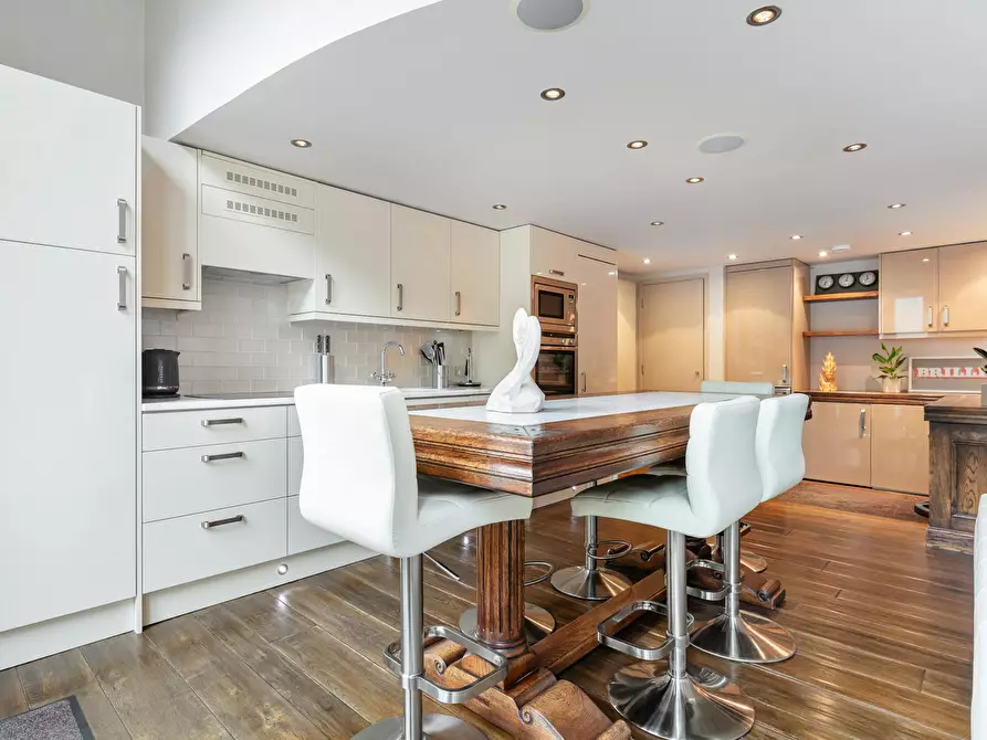 Immagine 9 di Appartamento in affitto  in Earls Court Square a Kensington