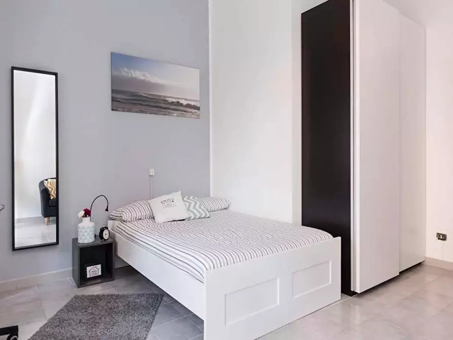 Immagine 1 di Camera in affitto  in Via dei Mandorli a Corsico