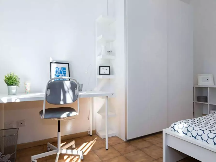 Immagine 3 di Camera in affitto  in Via dei Mandorli a Corsico