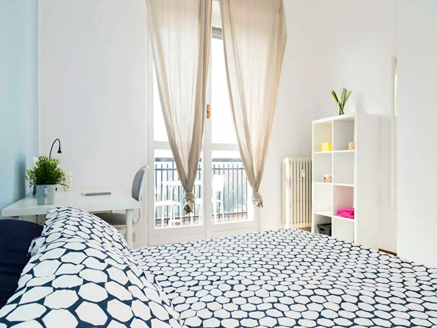 Immagine 3 di Camera in affitto  in Via dei Mandorli a Buccinasco