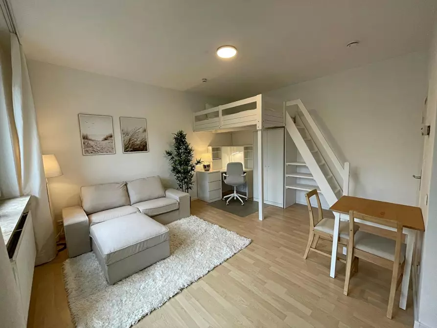 Immagine 9 di Appartamento in affitto  in Hohenstaufenstraße a Berlin