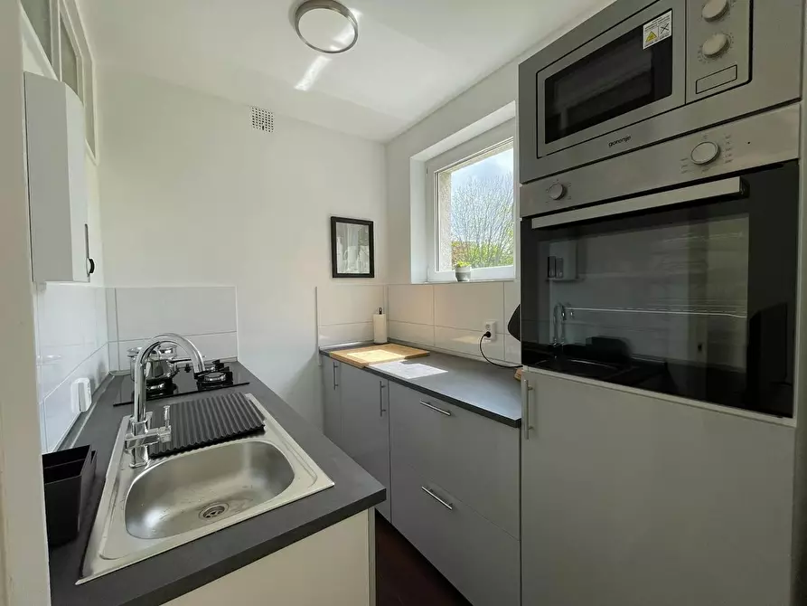 Immagine 7 di Appartamento in affitto  in Hohenstaufenstraße a Berlin