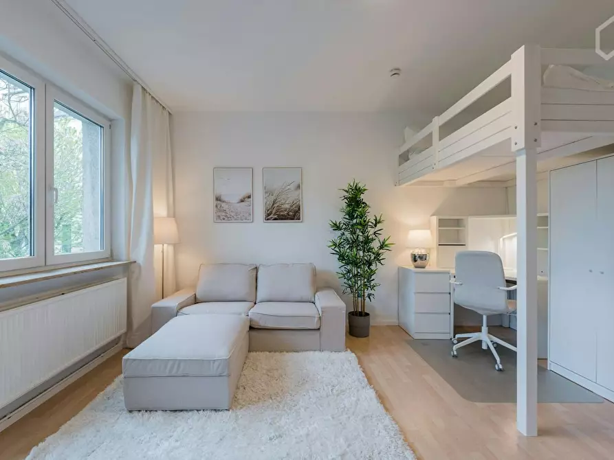 Immagine 1 di Appartamento in affitto  in Hohenstaufenstraße a Berlin