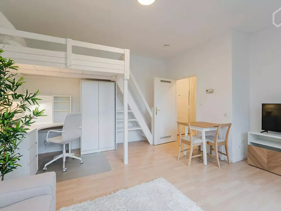 Immagine 3 di Appartamento in affitto  in Hohenstaufenstraße a Berlin