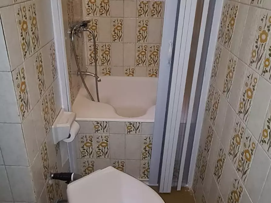 Immagine 2 di Camera condivisa in affitto  in Via Gioacchino Murat a Trieste