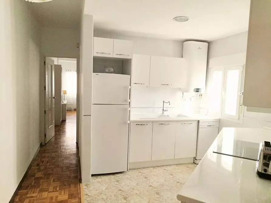 Immagine 4 di Camera in affitto  in Calle de Armengot a Madrid