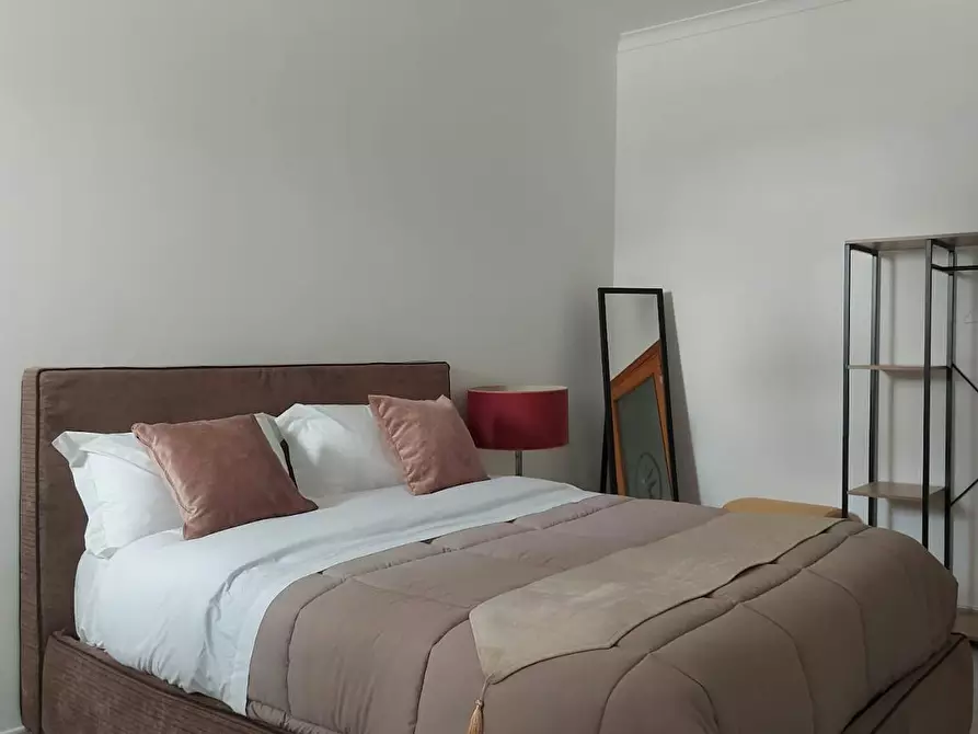 Immagine 1 di Appartamento in affitto  in Via Santa Maria la Scala a Napoli