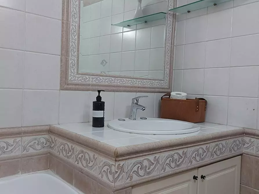 Immagine 9 di Appartamento in affitto  in Via Santa Maria la Scala a Napoli