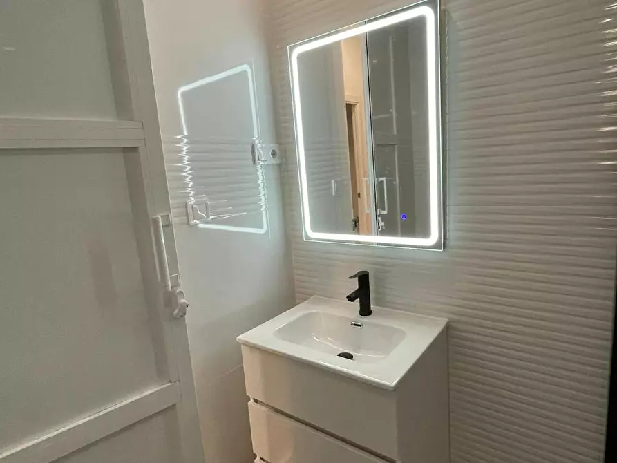 Immagine 7 di Camera in affitto  in Calle de la Luna a Madrid