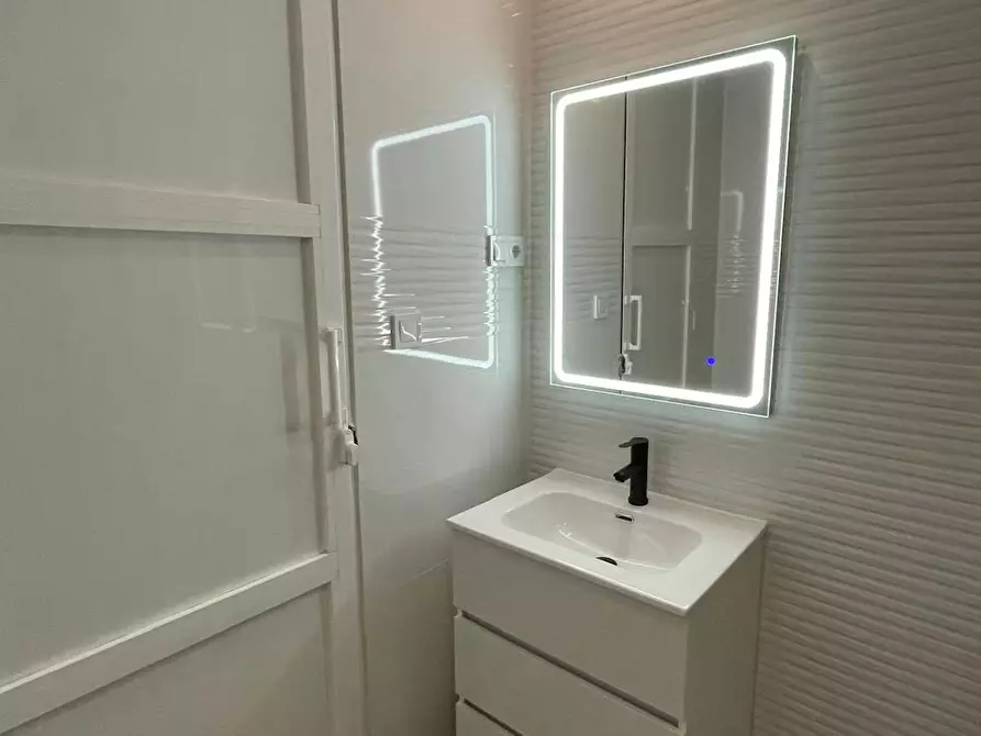 Immagine 8 di Camera in affitto  in Calle de la Luna a Madrid