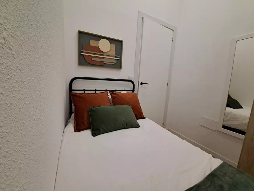 Immagine 5 di Camera in affitto  in Calle de la Luna a Madrid