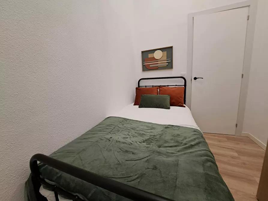 Immagine 4 di Camera in affitto  in Calle de la Luna a Madrid