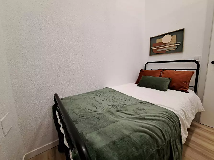 Immagine 8 di Camera in affitto  in Calle de la Luna a Madrid