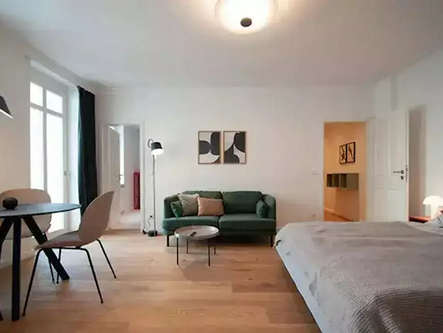 Immagine 1 di Appartamento in affitto  in Torstraße a Berlin