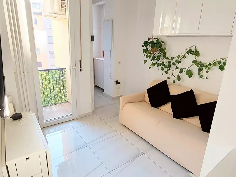 Immagine 2 di Appartamento in affitto  in Via Mincio a Milano