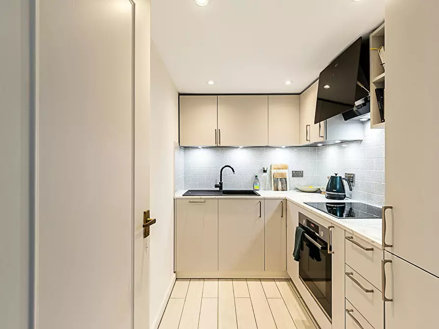 Immagine 5 di Appartamento in affitto  in Devonport Road a Hammersmith