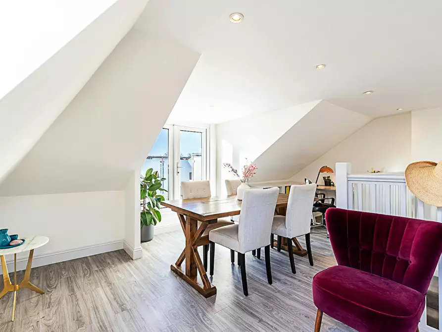 Immagine 9 di Appartamento in affitto  in Devonport Road a Hammersmith