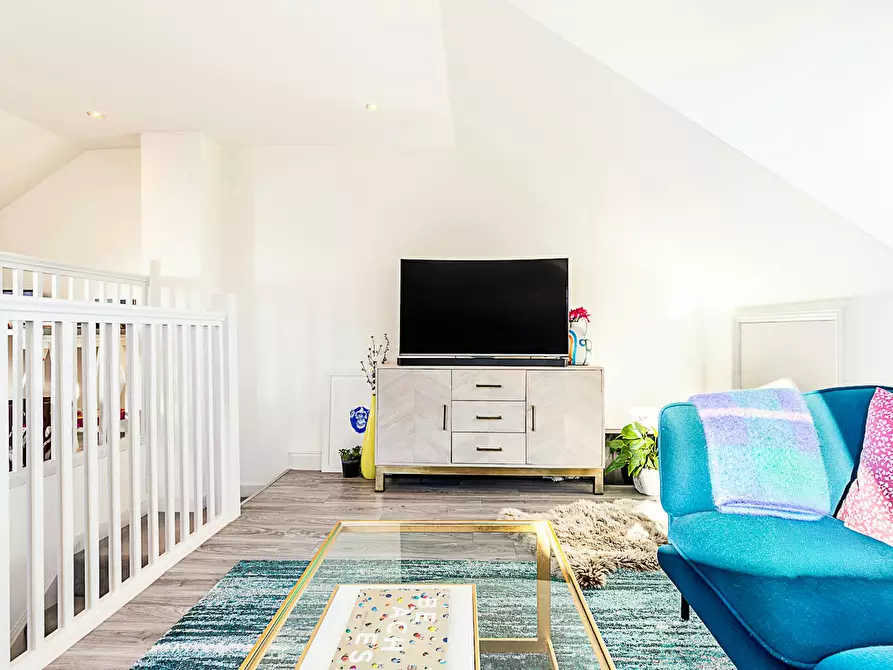 Immagine 8 di Appartamento in affitto  in Devonport Road a Hammersmith