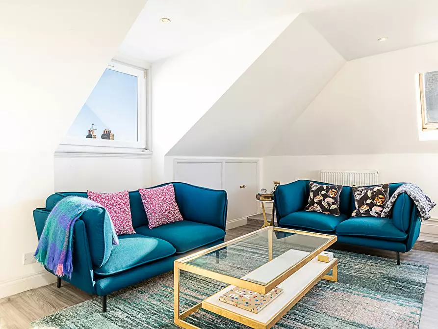 Immagine 1 di Appartamento in affitto  in Devonport Road a Hammersmith