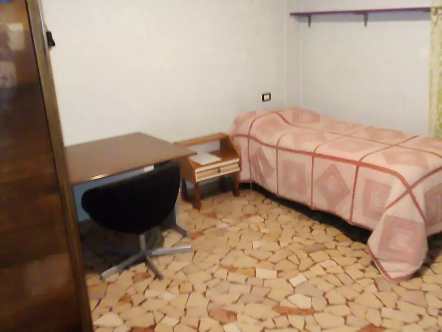 Immagine 1 di Camera in affitto  in Via Alberto Massone a Bologna