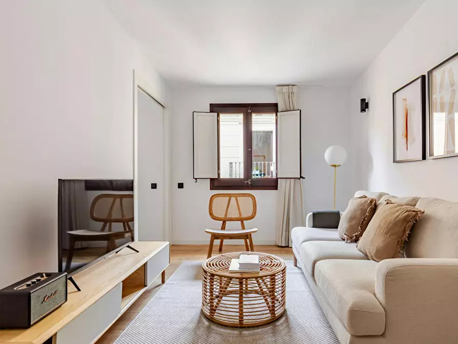 Immagine 1 di Appartamento in affitto  in Carrer del Notariat a Barcelona