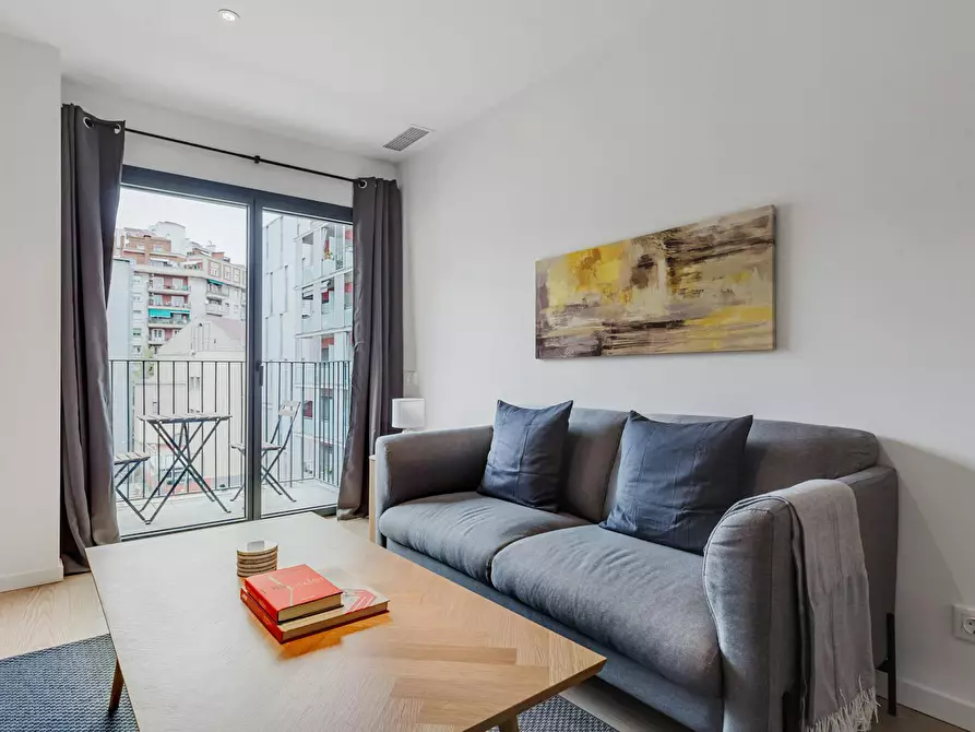 Immagine 1 di Appartamento in affitto  in Carrer de París a Barcelona