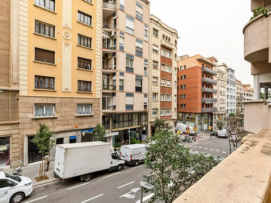 Immagine 4 di Appartamento in affitto  in Carrer de Muntaner a Barcelona