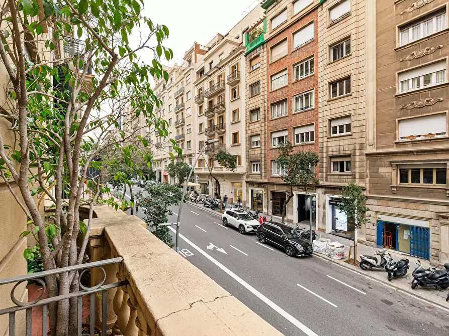 Immagine 3 di Appartamento in affitto  in Carrer de Muntaner a Barcelona