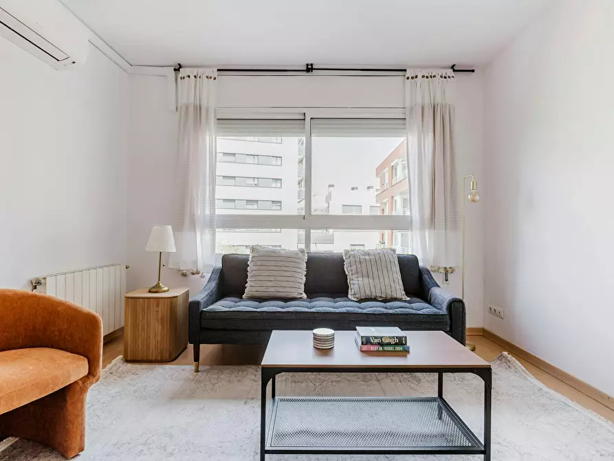 Immagine 2 di Appartamento in affitto  in Carrer de Gandesa a Barcelona