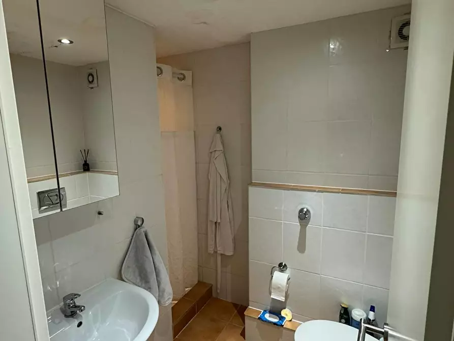 Immagine 5 di Appartamento in affitto  in Parkstraße a Düsseldorf