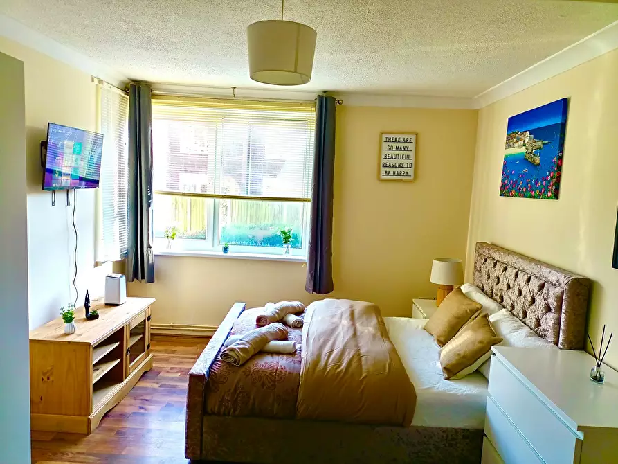 Immagine 1 di Appartamento in affitto  in Downton Court a Hollinswood