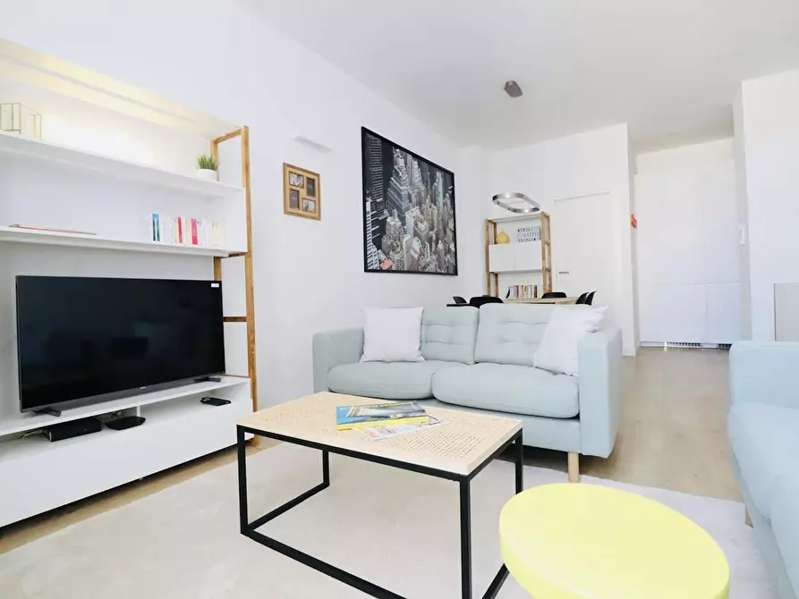 Immagine 10 di Camera in affitto  in Rue Vernier a Nice