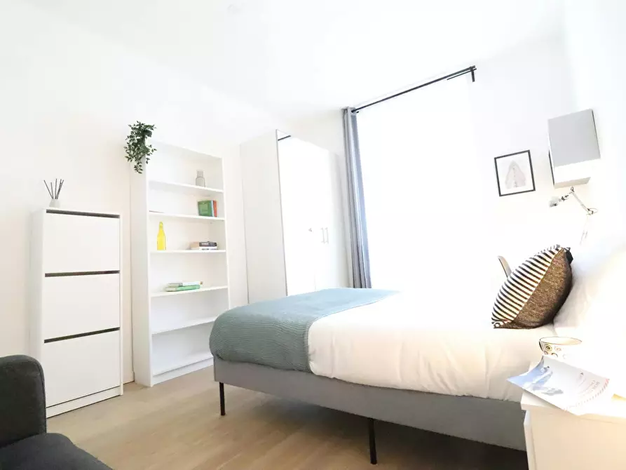 Immagine 3 di Camera in affitto  in Via Camillo Cavour a Firenze