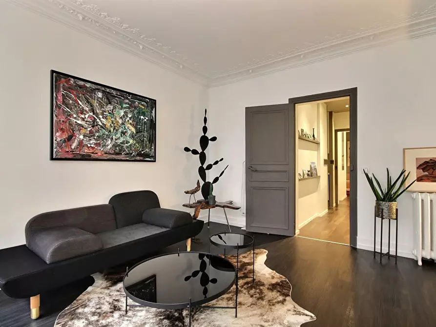Immagine 5 di Appartamento in affitto  in Rue de Parme a Paris