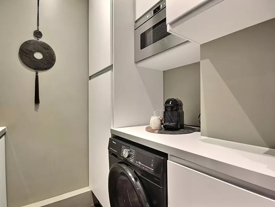 Immagine 9 di Appartamento in affitto  in Rue de Parme a Paris