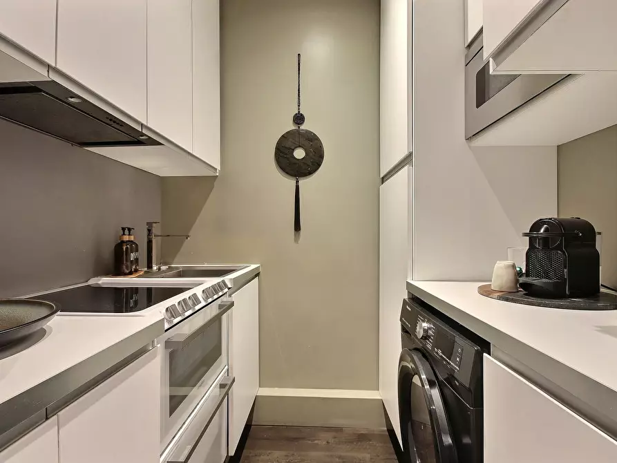 Immagine 8 di Appartamento in affitto  in Rue de Parme a Paris