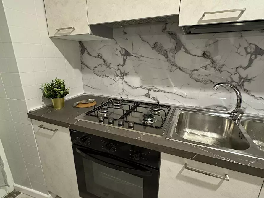 Immagine 4 di Camera in affitto  in Viale delle Provincie a Roma