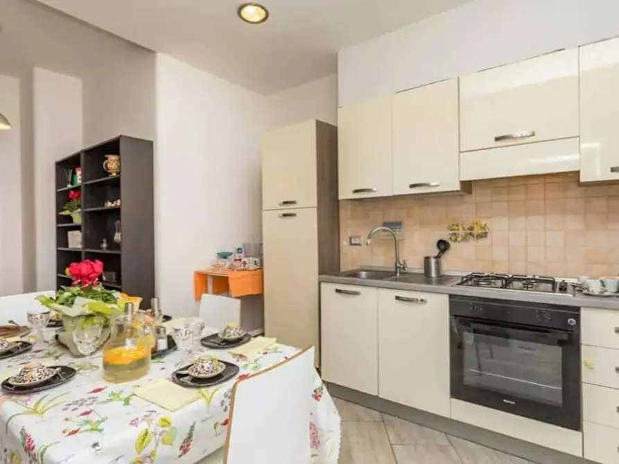 Immagine 6 di Camera in affitto  in Viale Jonio a Catania