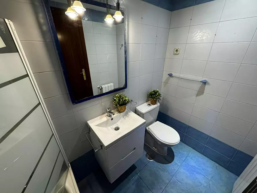 Immagine 4 di Camera in affitto  in Calle de Isabel Clara Eugenia a Madrid