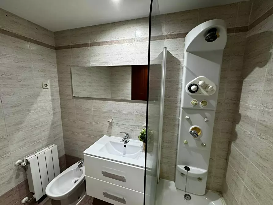 Immagine 3 di Camera in affitto  in Calle de Isabel Clara Eugenia a Madrid